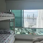 Apartamenro en Manga cartagena Duplex, aire acondicionado