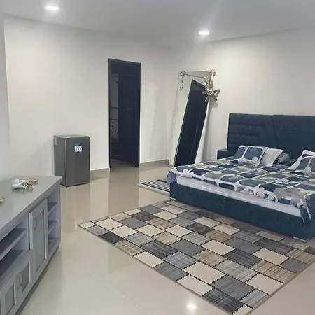 Apartamenro En Manga Duplex, Aire Acondicionado