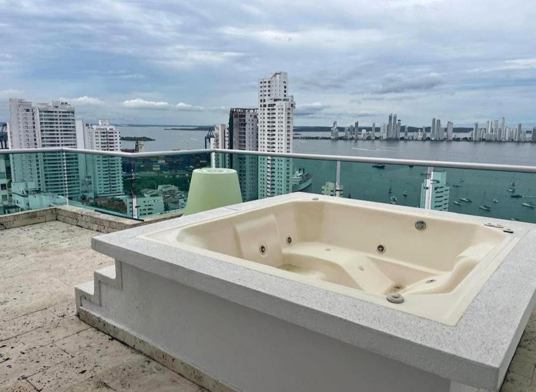 Apartamento Apartamenro En Manga Duplex, Aire Acondicionado *